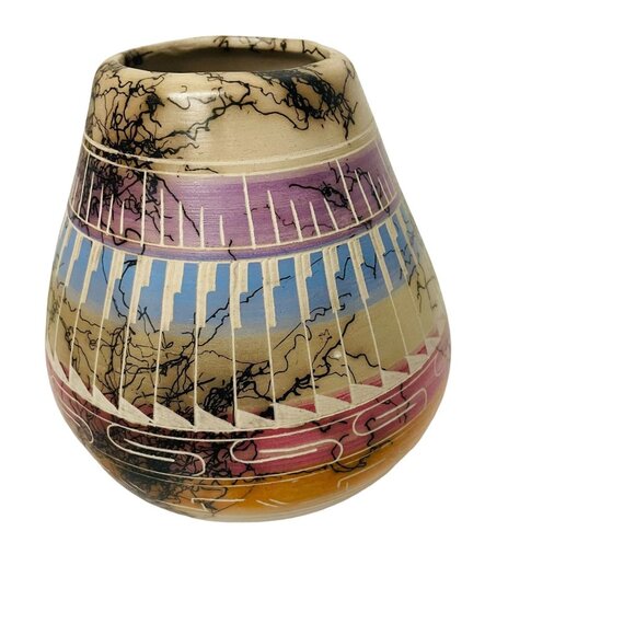 Handcrafted Navajo Pottery Vase Signed VT 4.5" Colorful Southwestern Decor VT Nu - Picture 7 of 8